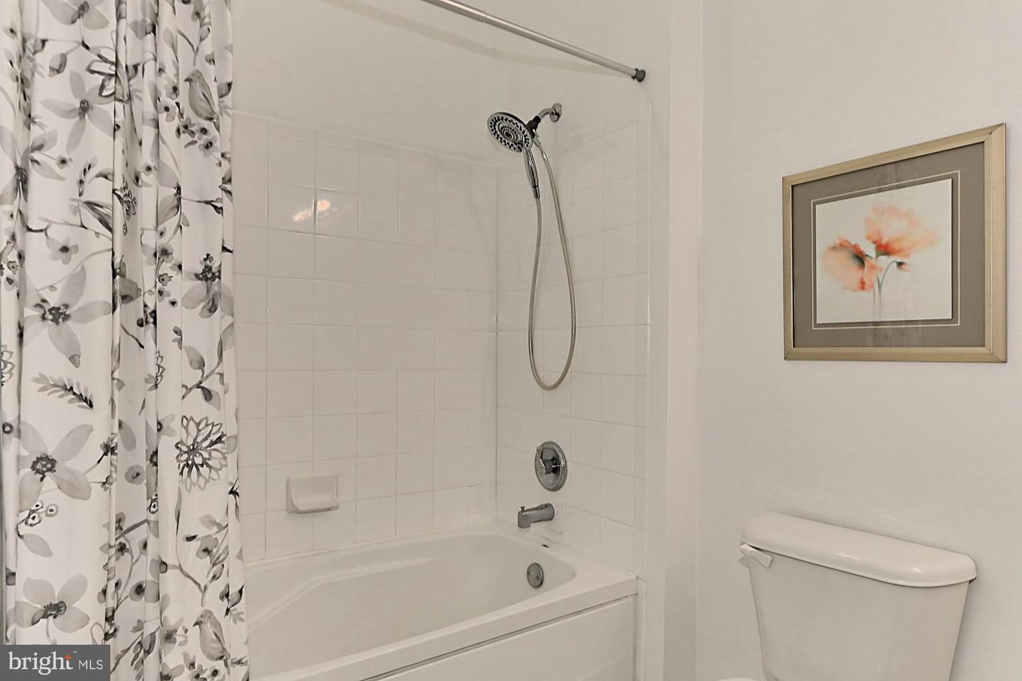 4950 BRENMAN PARK DR #111, ALEXANDRIA, Virginia 22304, 1 Bedroom Bedrooms, ,1 BathroomBathrooms,Residential,For sale,4950 BRENMAN PARK DR #111,VAAX2042058 MLS # VAAX2042058