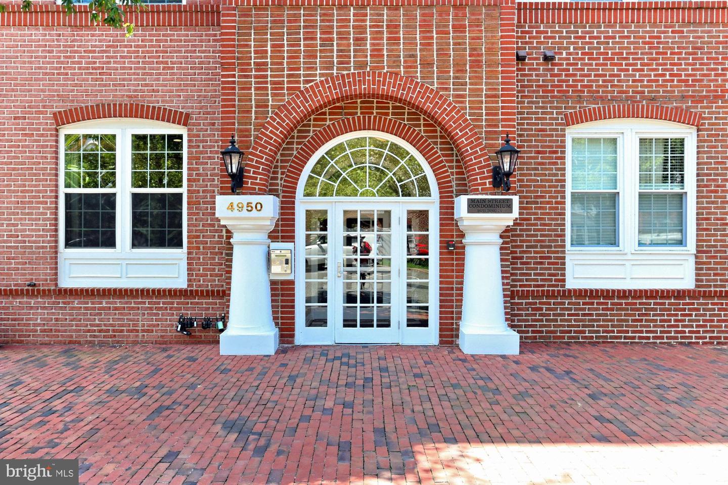 4950 BRENMAN PARK DR #111, ALEXANDRIA, Virginia 22304, 1 Bedroom Bedrooms, ,1 BathroomBathrooms,Residential,For sale,4950 BRENMAN PARK DR #111,VAAX2042058 MLS # VAAX2042058