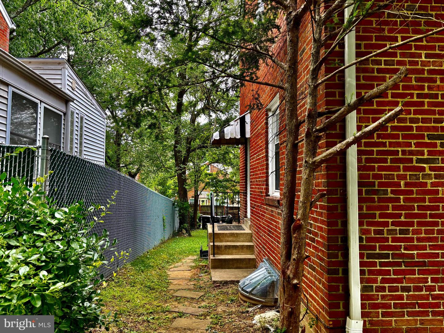 8028 EASTERN AVE NW, WASHINGTON, District Of Columbia 20012, 4 Bedrooms Bedrooms, ,2 BathroomsBathrooms,Residential,For sale,8028 EASTERN AVE NW,DCDC2183576 MLS # DCDC2183576