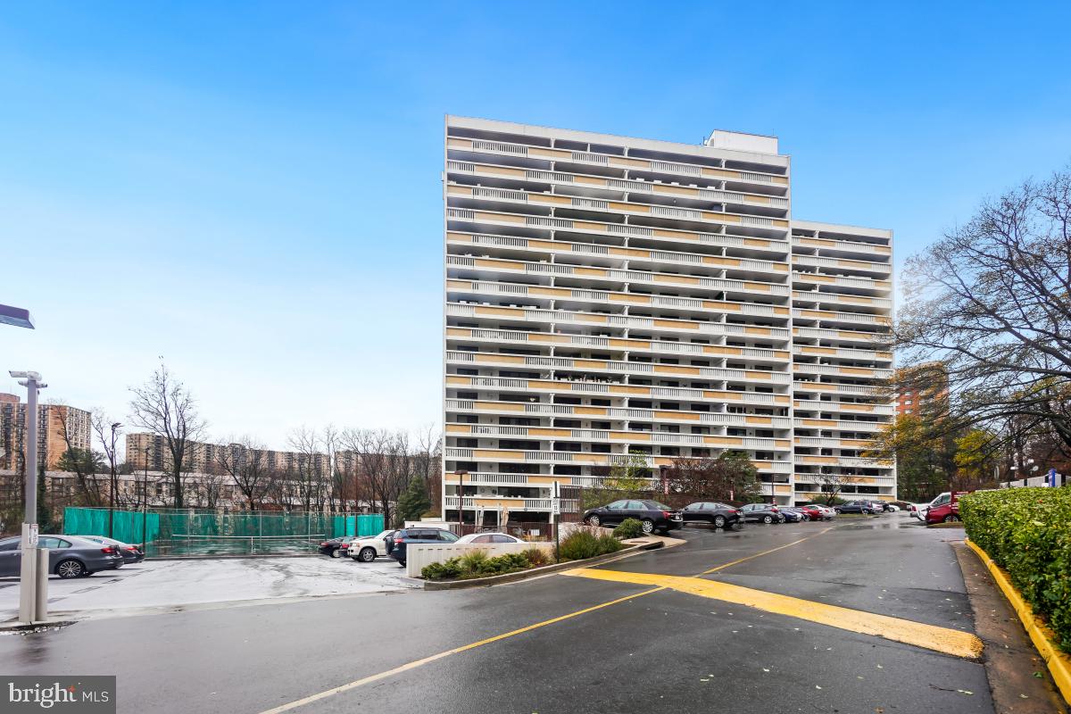 6101 EDSALL RD #304, ALEXANDRIA, Virginia 22304, 2 Bedrooms Bedrooms, ,2 BathroomsBathrooms,Residential,For sale,6101 EDSALL RD #304,VAAX2039856 MLS # VAAX2039856