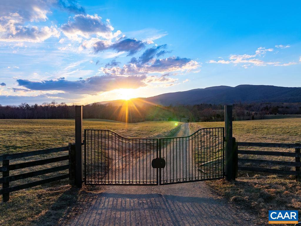 2292 BROWNS GAP TPKE, CHARLOTTESVILLE, Virginia 22901, ,Farm,For sale,2292 BROWNS GAP TPKE,661383 MLS # 661383