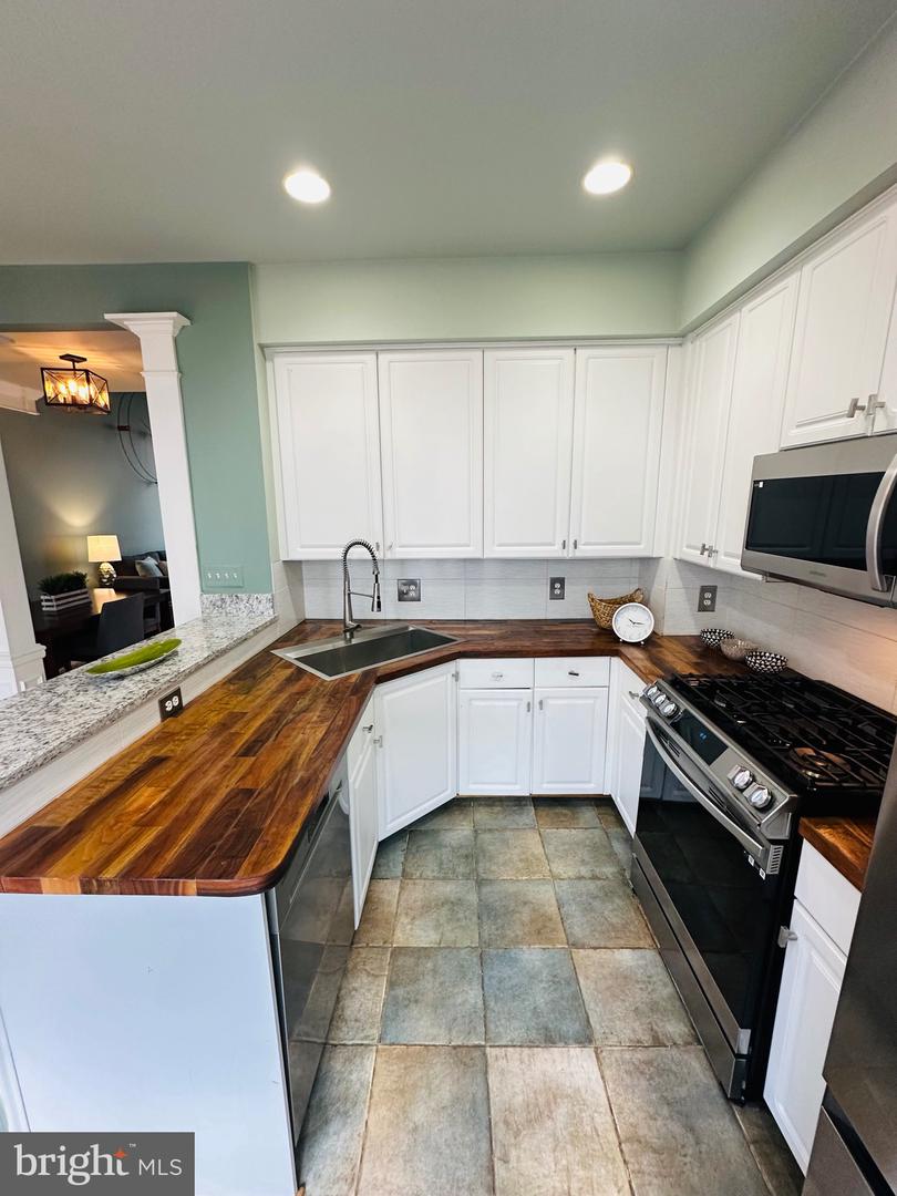 6020 RICKETTS WALK, ALEXANDRIA, Virginia 22312, 3 Bedrooms Bedrooms, ,2 BathroomsBathrooms,Residential,For sale,6020 RICKETTS WALK,VAAX2041854 MLS # VAAX2041854