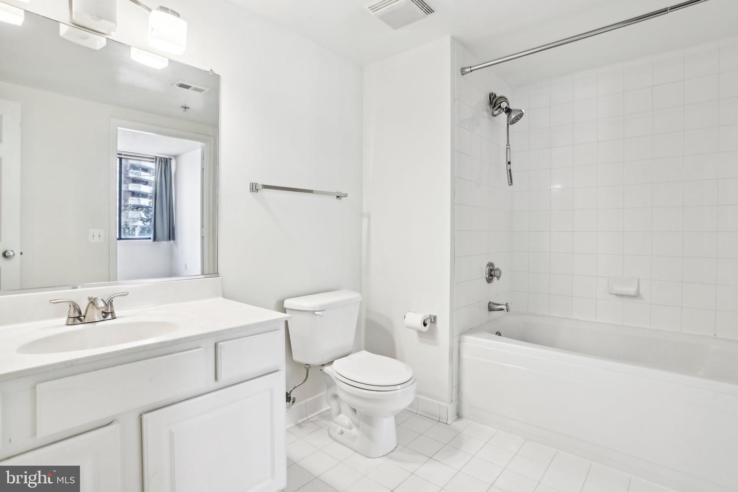 3835 9TH ST N #108W, ARLINGTON, Virginia 22203, 1 Bedroom Bedrooms, ,1 BathroomBathrooms,Residential,For sale,3835 9TH ST N #108W,VAAR2053898 MLS # VAAR2053898