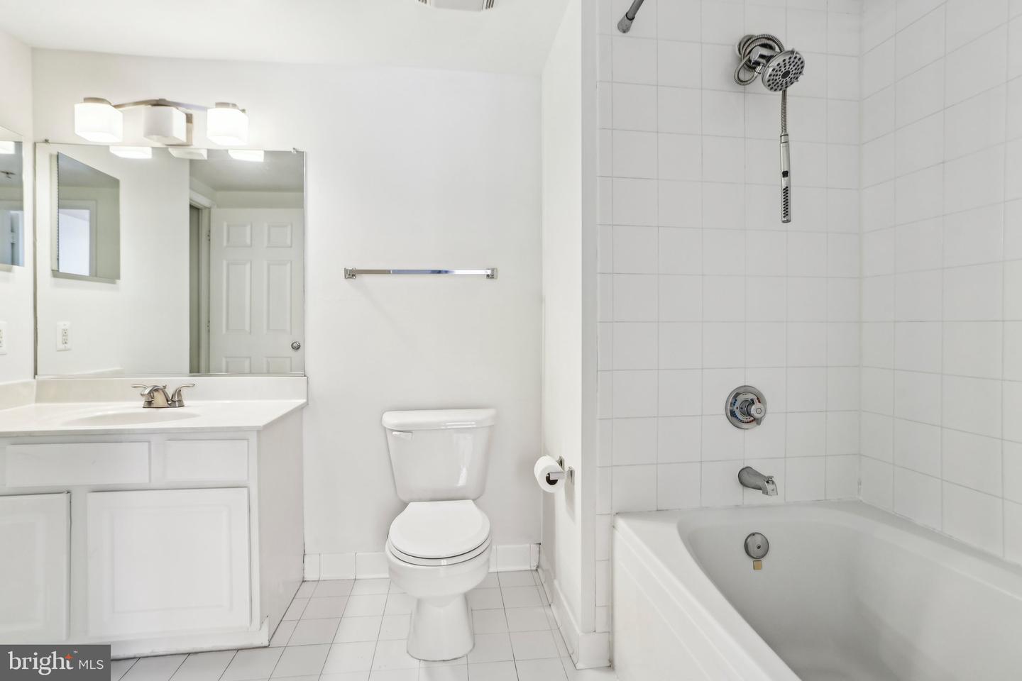 3835 9TH ST N #108W, ARLINGTON, Virginia 22203, 1 Bedroom Bedrooms, ,1 BathroomBathrooms,Residential,For sale,3835 9TH ST N #108W,VAAR2053898 MLS # VAAR2053898