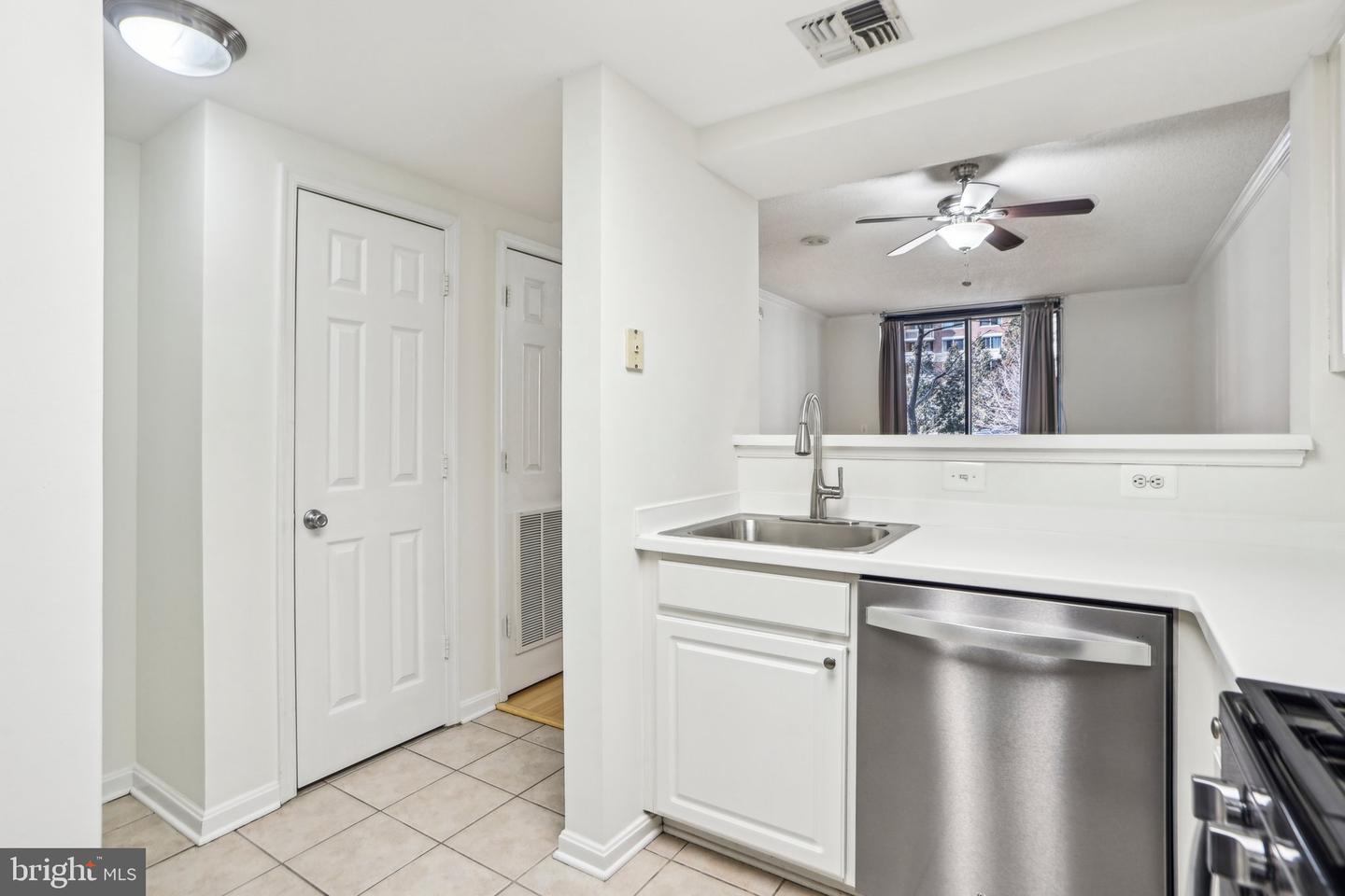 3835 9TH ST N #108W, ARLINGTON, Virginia 22203, 1 Bedroom Bedrooms, ,1 BathroomBathrooms,Residential,For sale,3835 9TH ST N #108W,VAAR2053898 MLS # VAAR2053898