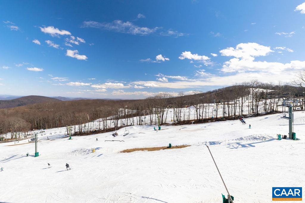 947 DIAMOND HILL CONDOS, WINTERGREEN RESORT, Virginia 22967, 3 Bedrooms Bedrooms, ,3 BathroomsBathrooms,Residential,For sale,947 DIAMOND HILL CONDOS,661400 MLS # 661400