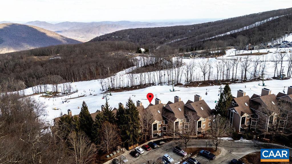 947 DIAMOND HILL CONDOS, WINTERGREEN RESORT, Virginia 22967, 3 Bedrooms Bedrooms, ,3 BathroomsBathrooms,Residential,For sale,947 DIAMOND HILL CONDOS,661400 MLS # 661400