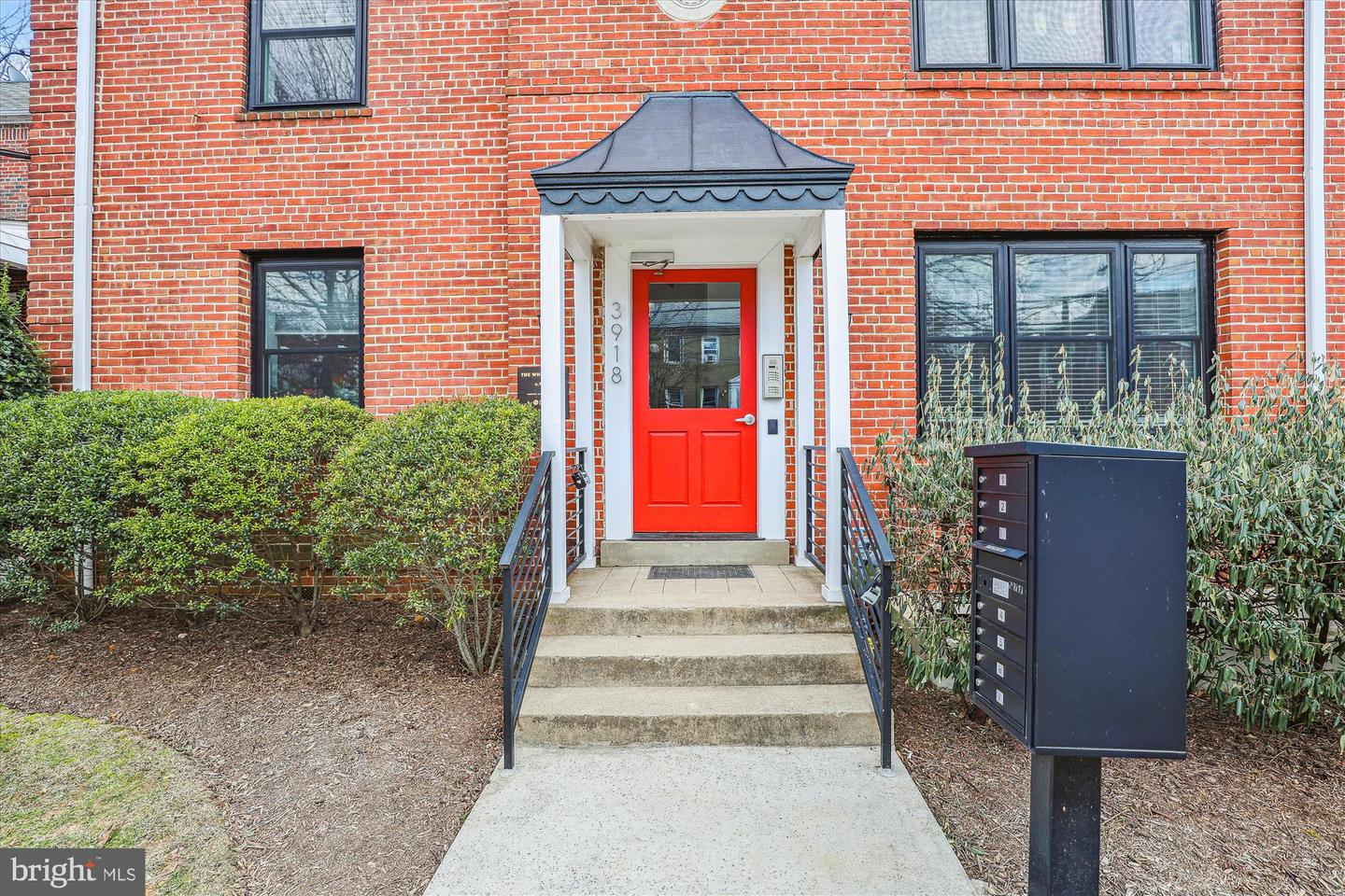 3918 W ST NW #7, WASHINGTON, District Of Columbia 20007, 2 Bedrooms Bedrooms, ,2 BathroomsBathrooms,Residential,For sale,3918 W ST NW #7,DCDC2185782 MLS # DCDC2185782