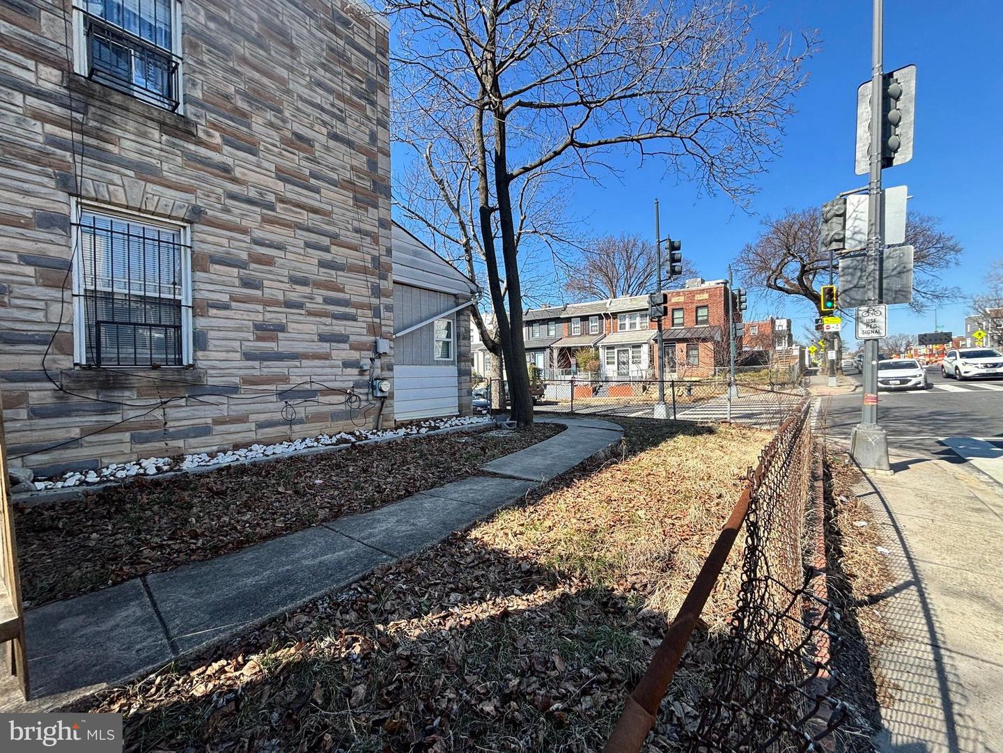 1729 L ST NE, WASHINGTON, District Of Columbia 20002, 2 Bedrooms Bedrooms, ,2 BathroomsBathrooms,Residential,For sale,1729 L ST NE,DCDC2187872 MLS # DCDC2187872