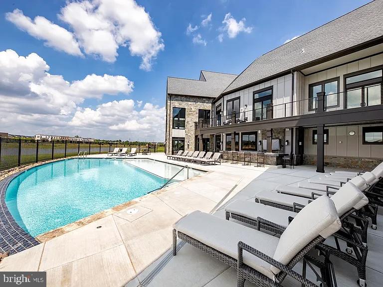 23669 GOLDEN EMBERS SQ #302, ASHBURN, Virginia 20148, 2 Bedrooms Bedrooms, ,2 BathroomsBathrooms,Residential,For sale,23669 GOLDEN EMBERS SQ #302,VALO2090188 MLS # VALO2090188