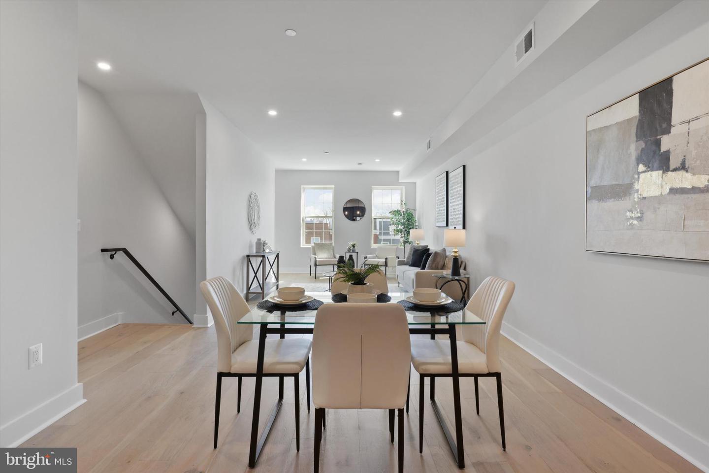 755 COLUMBIA RD NW #3, WASHINGTON, District Of Columbia 20001, 3 Bedrooms Bedrooms, ,2 BathroomsBathrooms,Residential,For sale,755 COLUMBIA RD NW #3,DCDC2175706 MLS # DCDC2175706