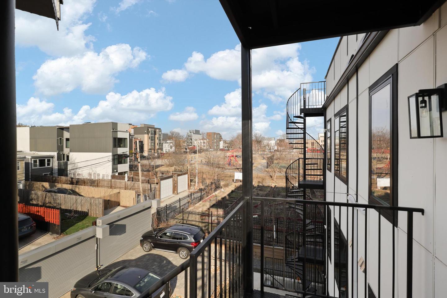 755 COLUMBIA RD NW #3, WASHINGTON, District Of Columbia 20001, 3 Bedrooms Bedrooms, ,2 BathroomsBathrooms,Residential,For sale,755 COLUMBIA RD NW #3,DCDC2175706 MLS # DCDC2175706