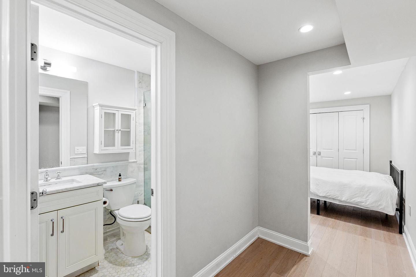 1330 VERMONT AVE NW #2, WASHINGTON, District Of Columbia 20005, 1 Bedroom Bedrooms, ,1 BathroomBathrooms,Residential,For sale,1330 VERMONT AVE NW #2,DCDC2186630 MLS # DCDC2186630