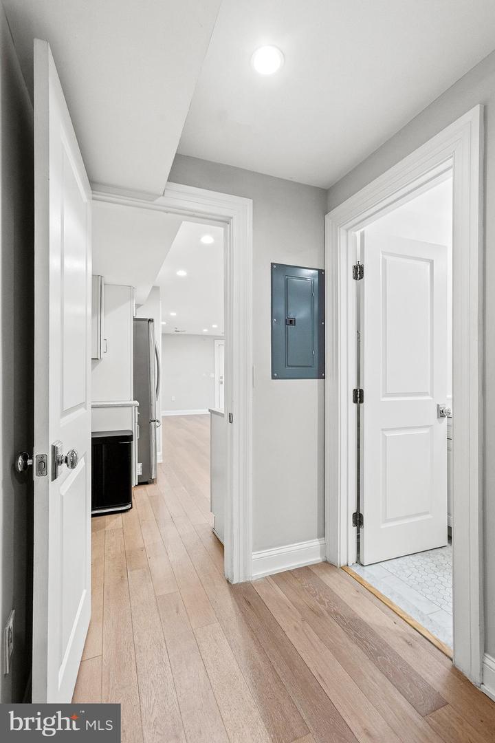 1330 VERMONT AVE NW #2, WASHINGTON, District Of Columbia 20005, 1 Bedroom Bedrooms, ,1 BathroomBathrooms,Residential,For sale,1330 VERMONT AVE NW #2,DCDC2186630 MLS # DCDC2186630