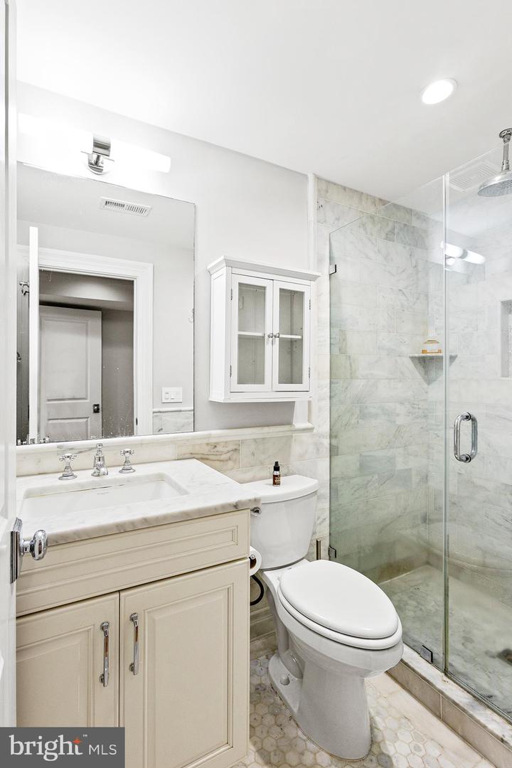 1330 VERMONT AVE NW #2, WASHINGTON, District Of Columbia 20005, 1 Bedroom Bedrooms, ,1 BathroomBathrooms,Residential,For sale,1330 VERMONT AVE NW #2,DCDC2186630 MLS # DCDC2186630