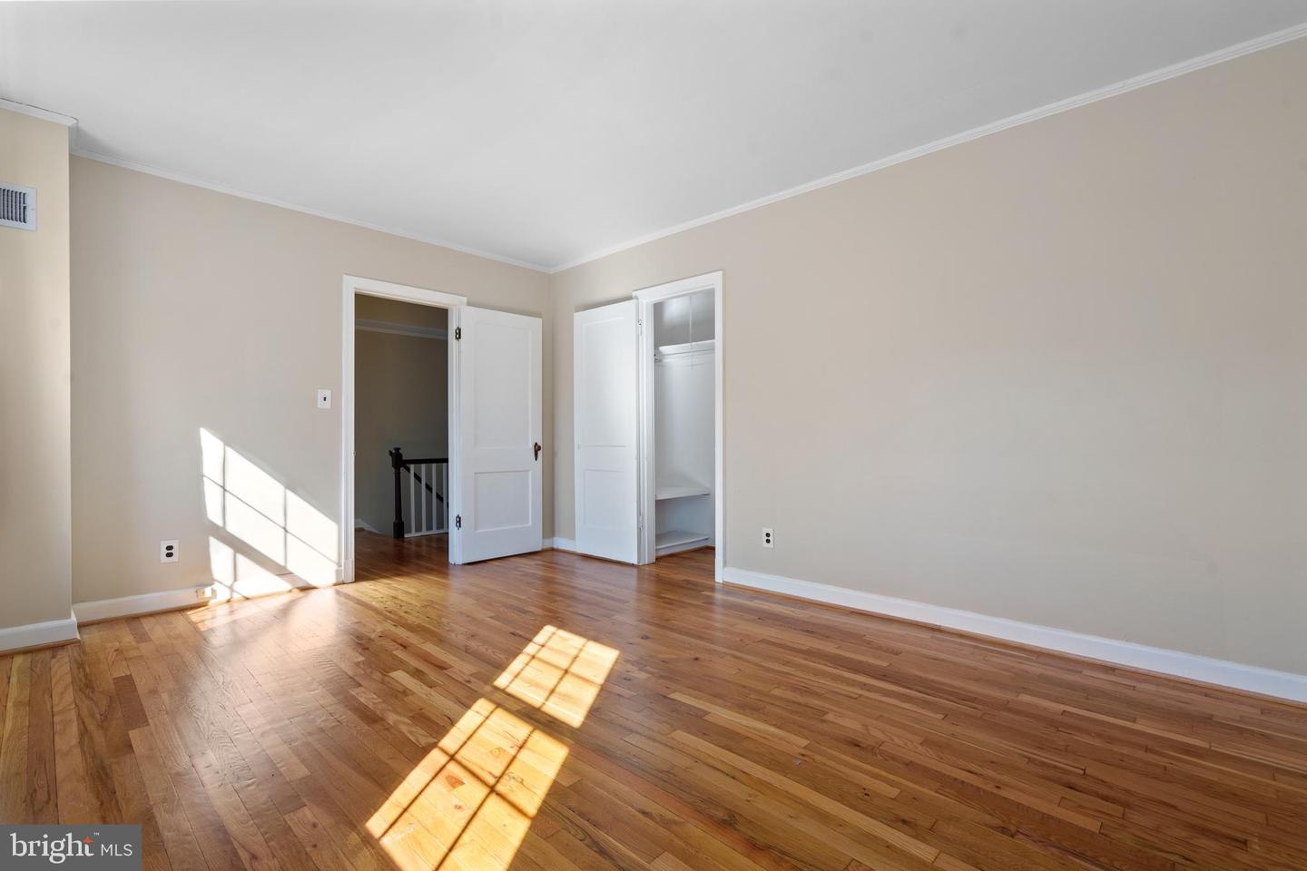 1400 S BARTON ST #421, ARLINGTON, Virginia 22204, 2 Bedrooms Bedrooms, ,1 BathroomBathrooms,Residential,For sale,1400 S BARTON ST #421,VAAR2053846 MLS # VAAR2053846