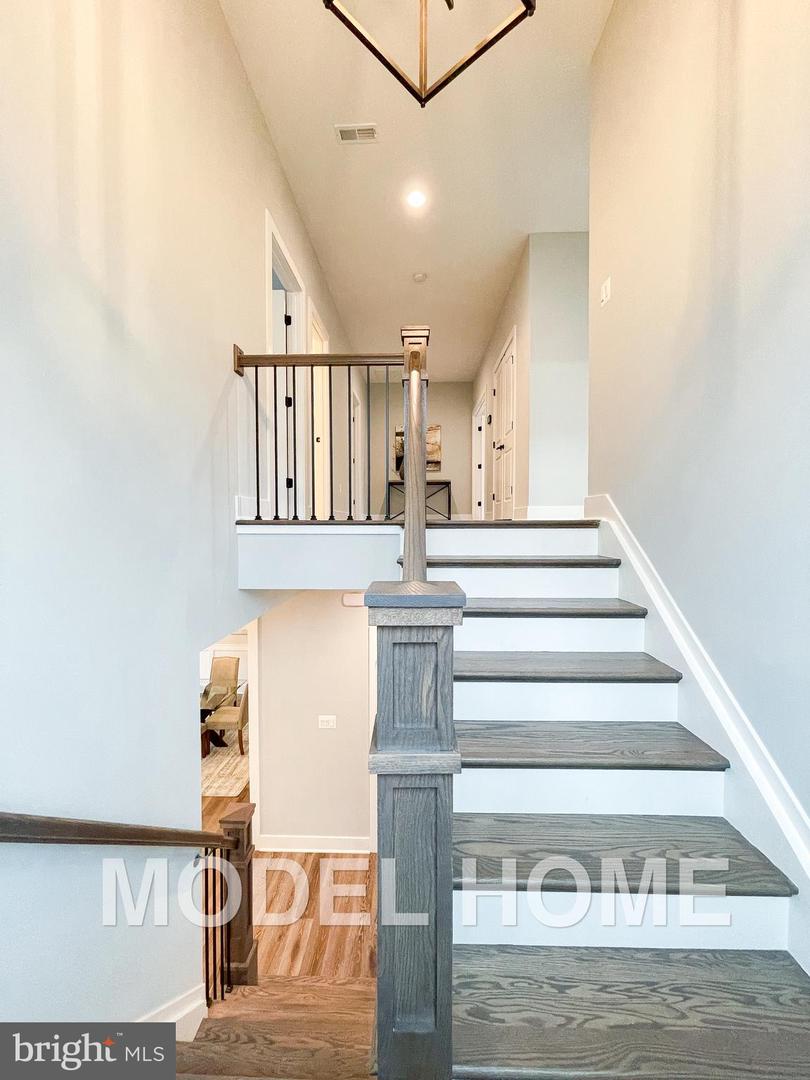 125 CASMAR ST SE, VIENNA, Virginia 22180, 7 Bedrooms Bedrooms, ,7 BathroomsBathrooms,Residential,For sale,125 CASMAR ST SE,VAFX2217196 MLS # VAFX2217196