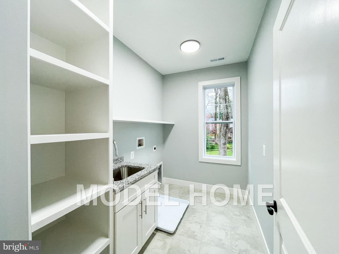 125 CASMAR ST SE, VIENNA, Virginia 22180, 7 Bedrooms Bedrooms, ,7 BathroomsBathrooms,Residential,For sale,125 CASMAR ST SE,VAFX2217196 MLS # VAFX2217196