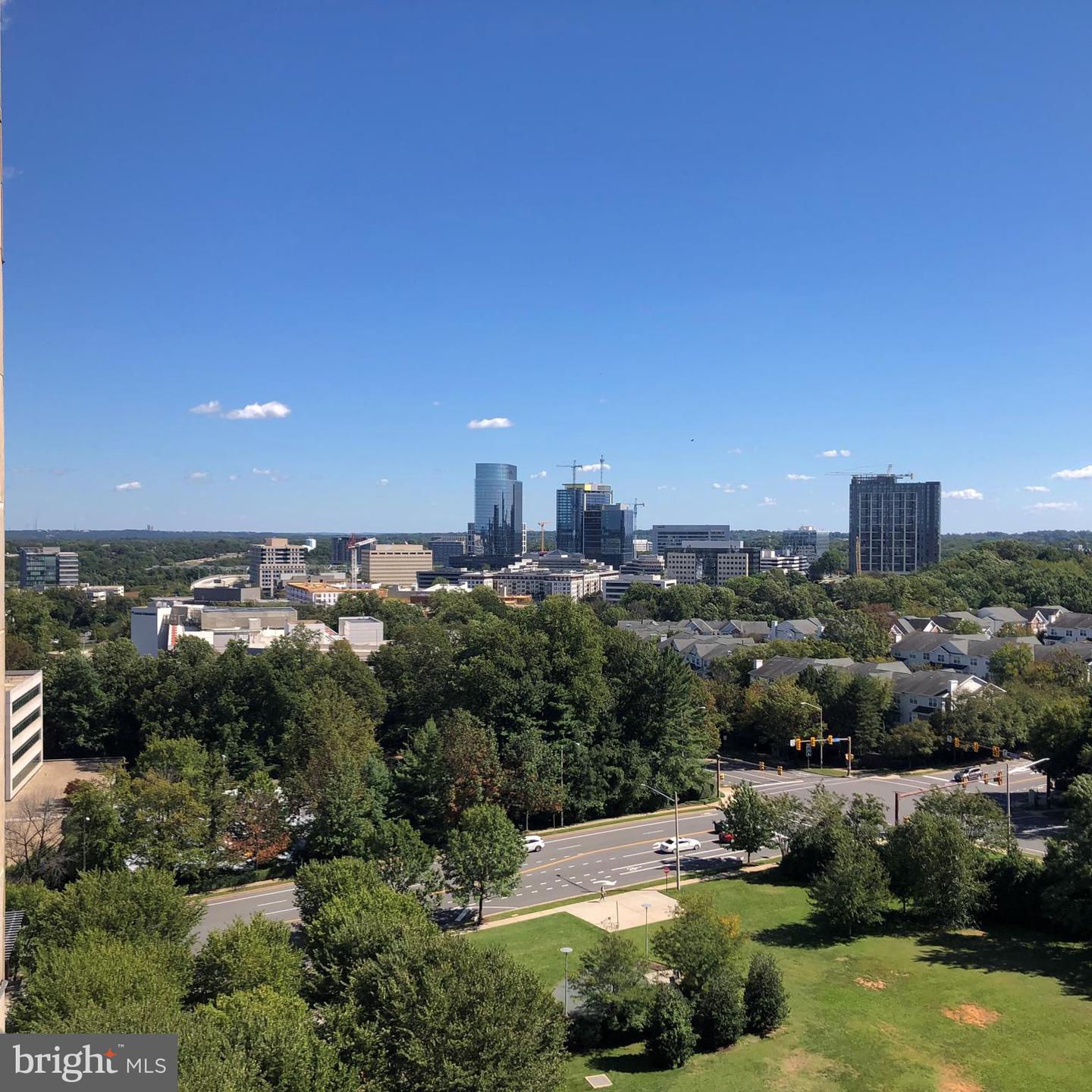 8220 CRESTWOOD HEIGHTS DR #1310, MCLEAN, Virginia 22102, 1 Bedroom Bedrooms, ,2 BathroomsBathrooms,Residential,For sale,8220 CRESTWOOD HEIGHTS DR #1310,VAFX2220316 MLS # VAFX2220316