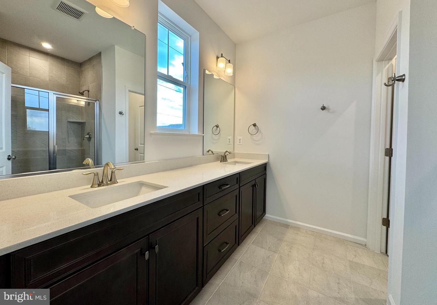 2607 RIVER BIRCH ROAD, HERNDON, Virginia 20171, 3 Bedrooms Bedrooms, ,2 BathroomsBathrooms,Residential,For sale,2607 RIVER BIRCH ROAD,VAFX2224822 MLS # VAFX2224822