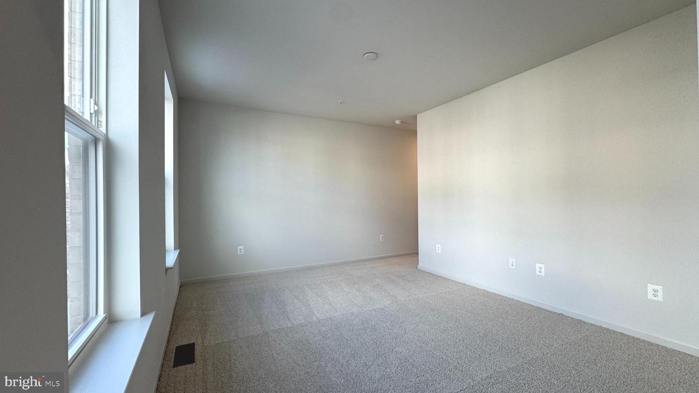 2621 RIVER BIRCH ROAD, HERNDON, Virginia 20171, 3 Bedrooms Bedrooms, ,2 BathroomsBathrooms,Residential,For sale,2621 RIVER BIRCH ROAD,VAFX2224828 MLS # VAFX2224828