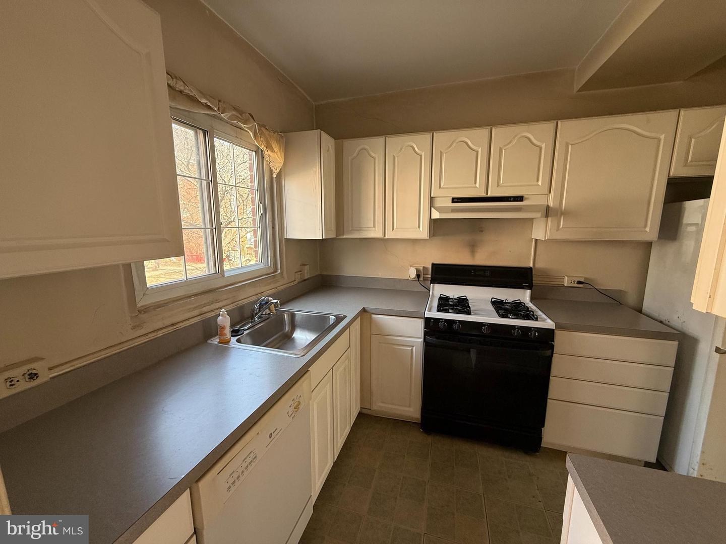 3316 MARTHA CUSTIS DR, ALEXANDRIA, Virginia 22302, 1 Bedroom Bedrooms, ,1 BathroomBathrooms,Residential,For sale,3316 MARTHA CUSTIS DR,VAAX2042354 MLS # VAAX2042354