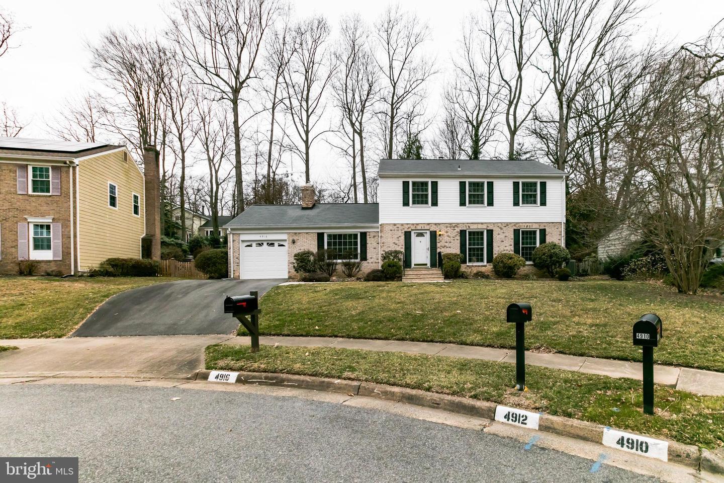 4916 GLOXINIA CT, ANNANDALE, Virginia 22003, 4 Bedrooms Bedrooms, 8 Rooms Rooms,2 BathroomsBathrooms,Residential,For sale,4916 GLOXINIA CT,VAFX2225064 MLS # VAFX2225064