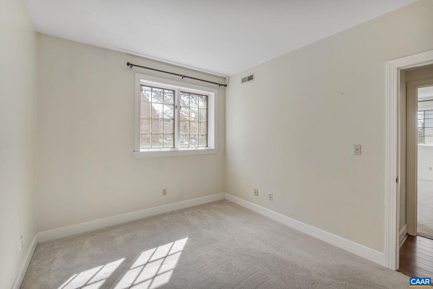 243 E JEFFERSON ST #22, CHARLOTTESVILLE, Virginia 22902, 2 Bedrooms Bedrooms, ,2 BathroomsBathrooms,Residential,For sale,243 E JEFFERSON ST #22,661252 MLS # 661252