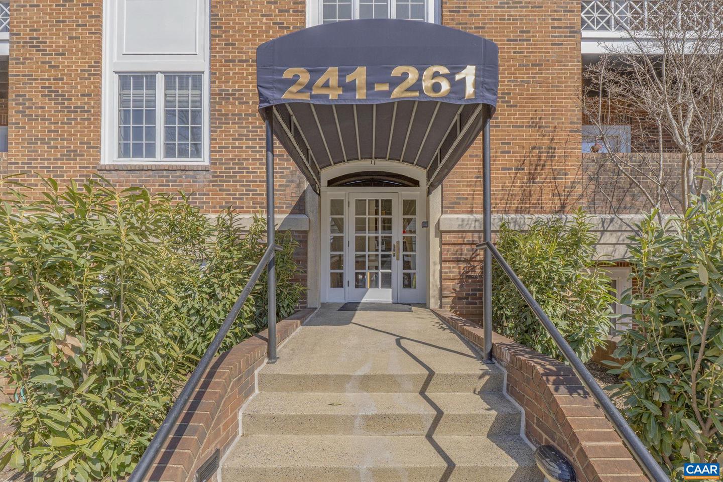 243 E JEFFERSON ST #22, CHARLOTTESVILLE, Virginia 22902, 2 Bedrooms Bedrooms, ,2 BathroomsBathrooms,Residential,For sale,243 E JEFFERSON ST #22,661252 MLS # 661252