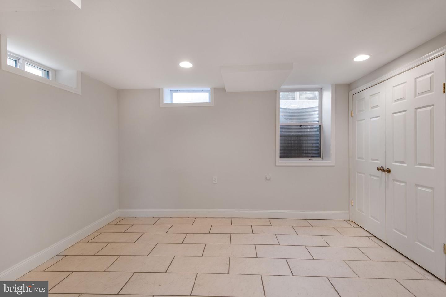 3211 S GLEBE RD S, ARLINGTON, Virginia 22202, 4 Bedrooms Bedrooms, ,2 BathroomsBathrooms,Residential,For sale,3211 S GLEBE RD S,VAAR2054072 MLS # VAAR2054072