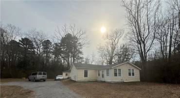 18415 JAMES RIVER DR, DISPUTANTA, Virginia 23842, 2 Bedrooms Bedrooms, 5 Rooms Rooms,1 BathroomBathrooms,Residential,For sale,18415 JAMES RIVER DR,VAPV2000080 MLS # VAPV2000080