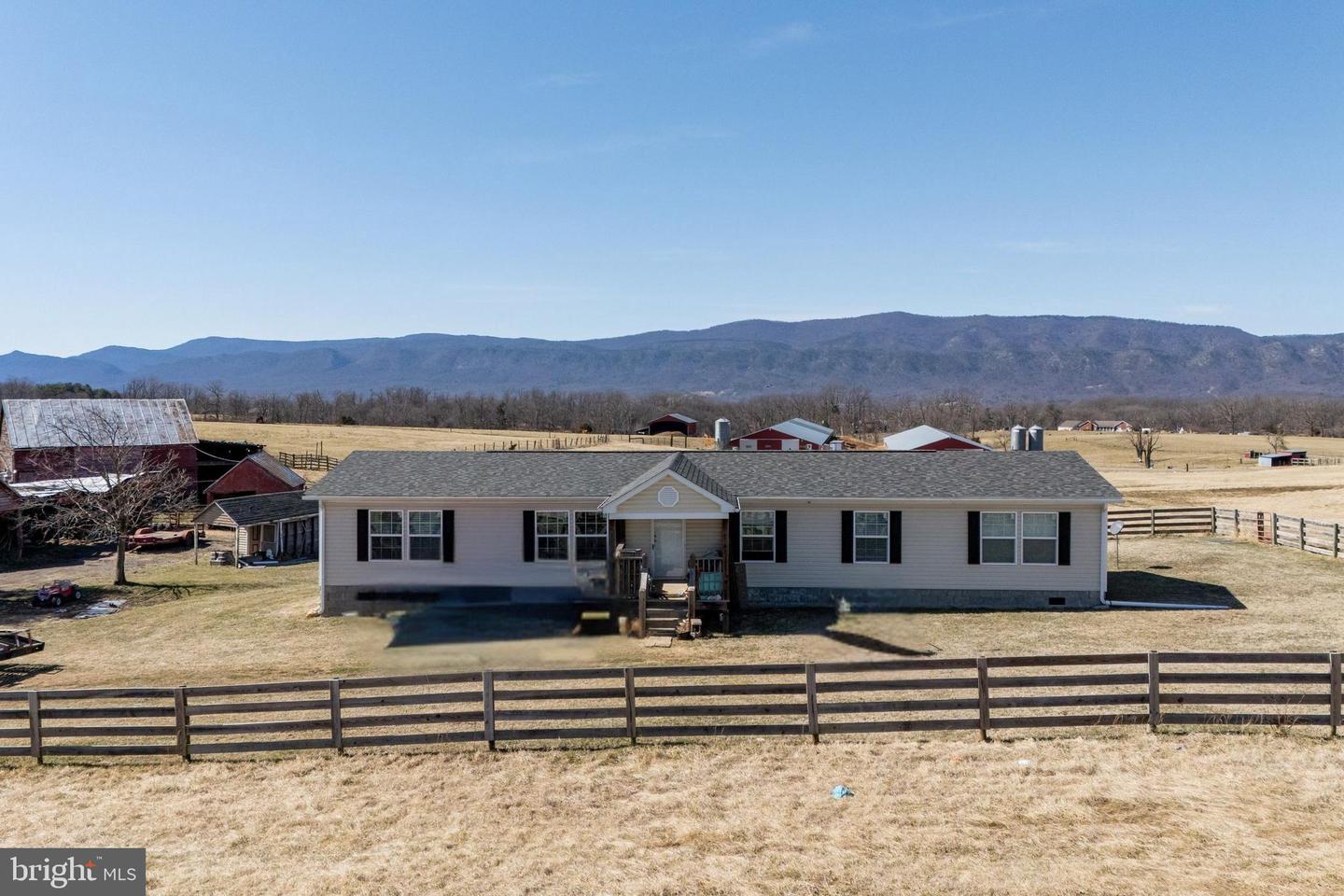 424 FLEEBURG RD, SHENANDOAH, Virginia 22849, 3 Bedrooms Bedrooms, ,2 BathroomsBathrooms,Residential,For sale,424 FLEEBURG RD,VAPA2004542 MLS # VAPA2004542