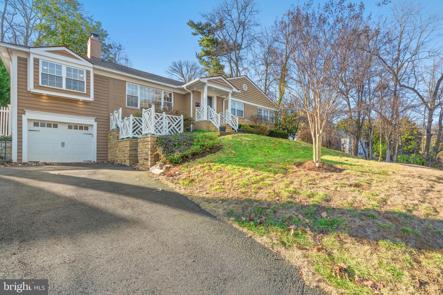 3012 RUSSELL RD, ALEXANDRIA, Virginia 22305, 4 Bedrooms Bedrooms, ,3 BathroomsBathrooms,Residential,For sale,3012 RUSSELL RD,VAAX2042452 MLS # VAAX2042452