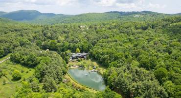 174 SARVISBERRY LN SW, FLOYD, Virginia 24091, 5 Bedrooms Bedrooms, ,5 BathroomsBathrooms,Residential,For sale,174 SARVISBERRY LN SW,653509 MLS # 653509