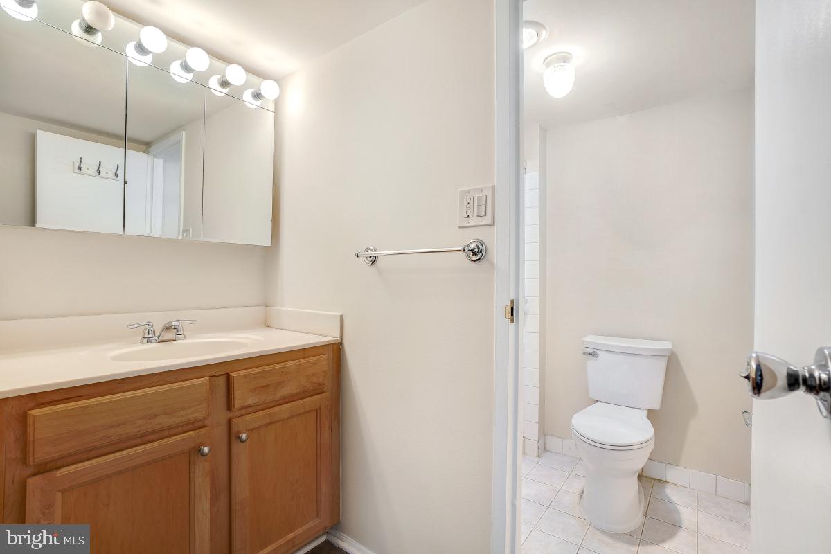 4500 S FOUR MILE RUN DR #204, ARLINGTON, Virginia 22204, 2 Bedrooms Bedrooms, ,2 BathroomsBathrooms,Residential,For sale,4500 S FOUR MILE RUN DR #204,VAAR2052996 MLS # VAAR2052996