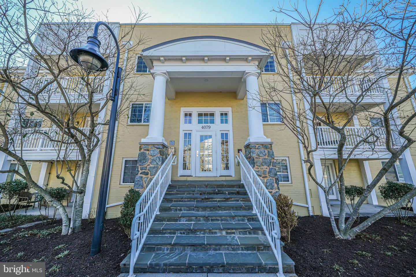 4079 S FOUR MILE RUN DR #103, ARLINGTON, Virginia 22204, 1 Bedroom Bedrooms, ,1 BathroomBathrooms,Residential,For sale,4079 S FOUR MILE RUN DR #103,VAAR2053450 MLS # VAAR2053450