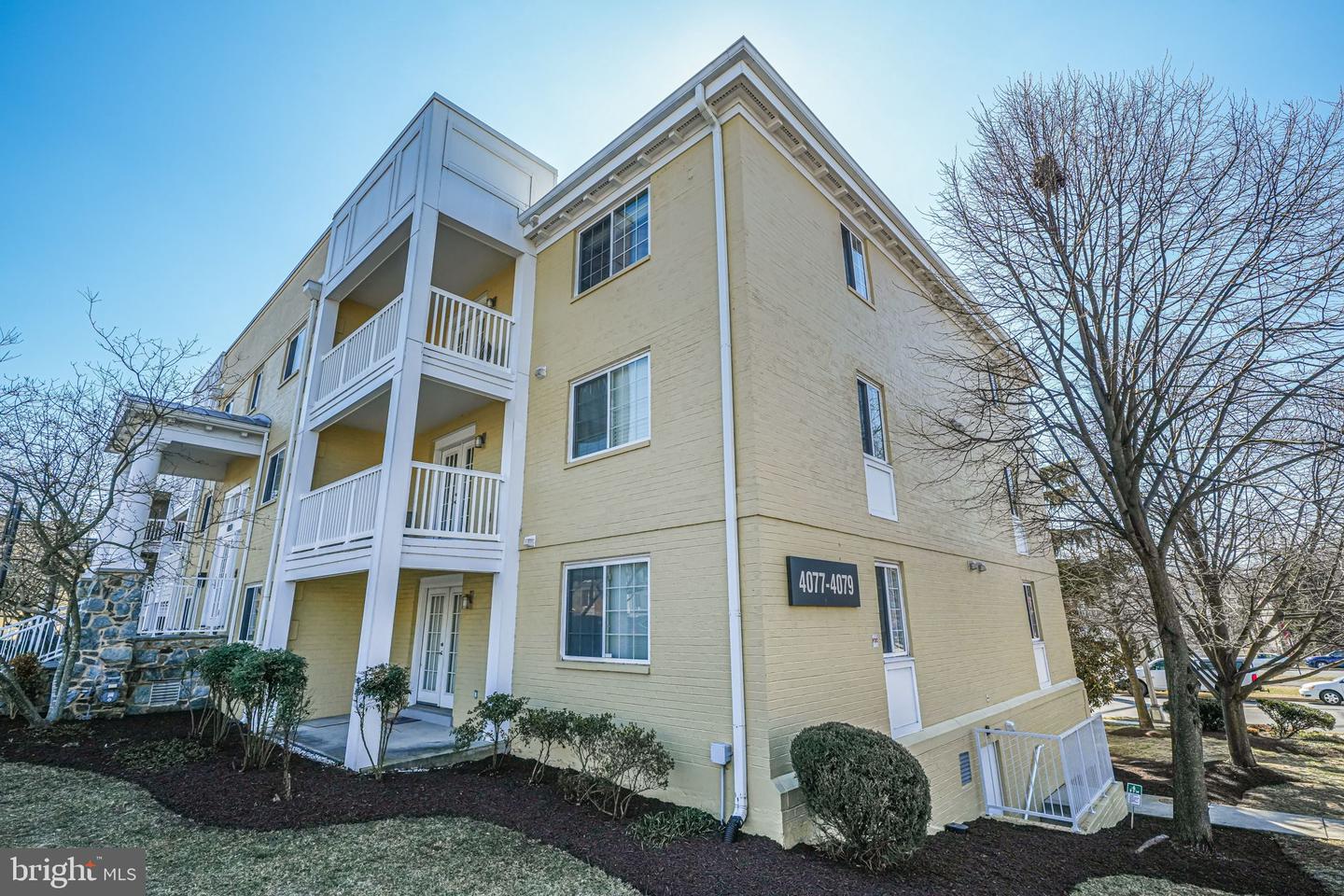 4079 S FOUR MILE RUN DR #103, ARLINGTON, Virginia 22204, 1 Bedroom Bedrooms, ,1 BathroomBathrooms,Residential,For sale,4079 S FOUR MILE RUN DR #103,VAAR2053450 MLS # VAAR2053450