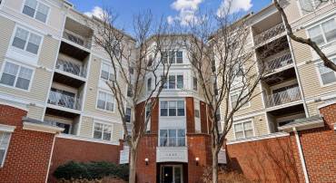 1625 INTERNATIONAL DR #TH-2, MCLEAN, Virginia 22102, 2 Bedrooms Bedrooms, ,2 BathroomsBathrooms,Residential,For sale,1625 INTERNATIONAL DR #TH-2,VAFX2222570 MLS # VAFX2222570