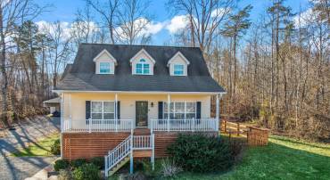 34 SHADY OAKS LN, LOUISA, Virginia 23093, 4 Bedrooms Bedrooms, ,3 BathroomsBathrooms,Residential,For sale,34 SHADY OAKS LN,VALA2007324 MLS # VALA2007324