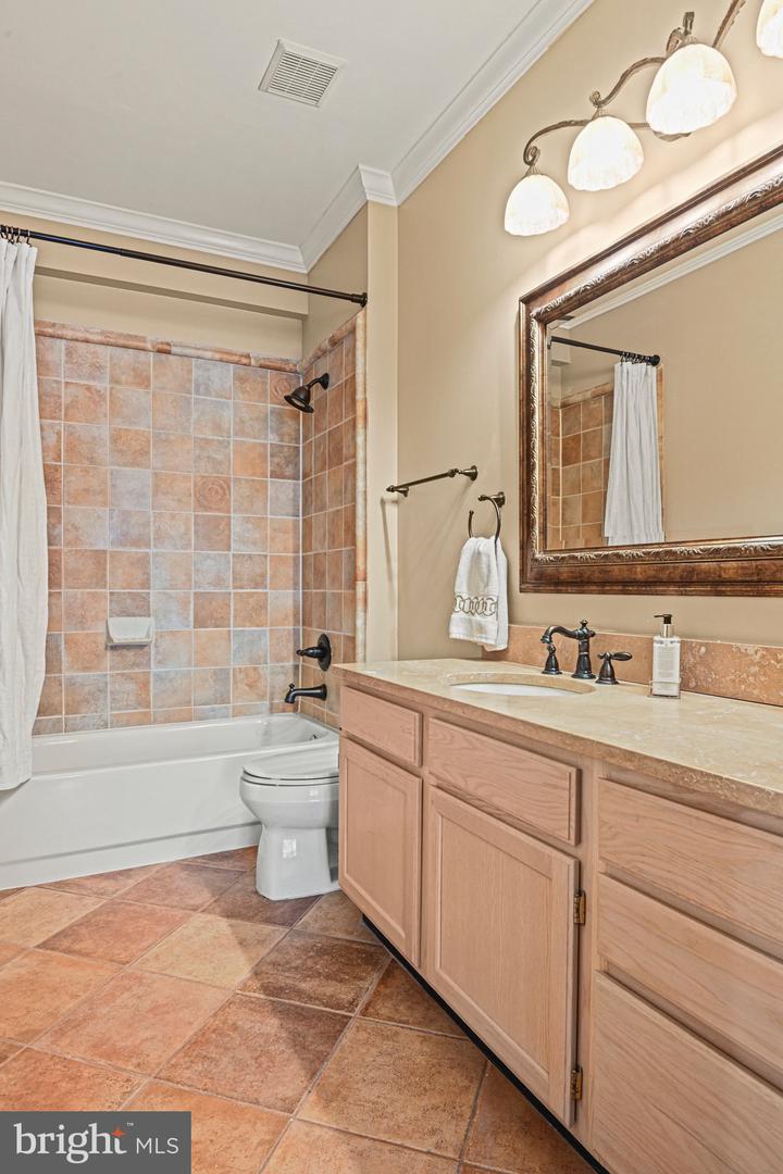 1701 LAKE SHORE CREST DR #24, RESTON, Virginia 20190, 2 Bedrooms Bedrooms, ,2 BathroomsBathrooms,Residential,For sale,1701 LAKE SHORE CREST DR #24,VAFX2222872 MLS # VAFX2222872