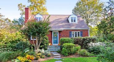 701 S BUCHANAN ST, ARLINGTON, Virginia 22204, 3 Bedrooms Bedrooms, ,2 BathroomsBathrooms,Residential,For sale,701 S BUCHANAN ST,VAAR2053700 MLS # VAAR2053700