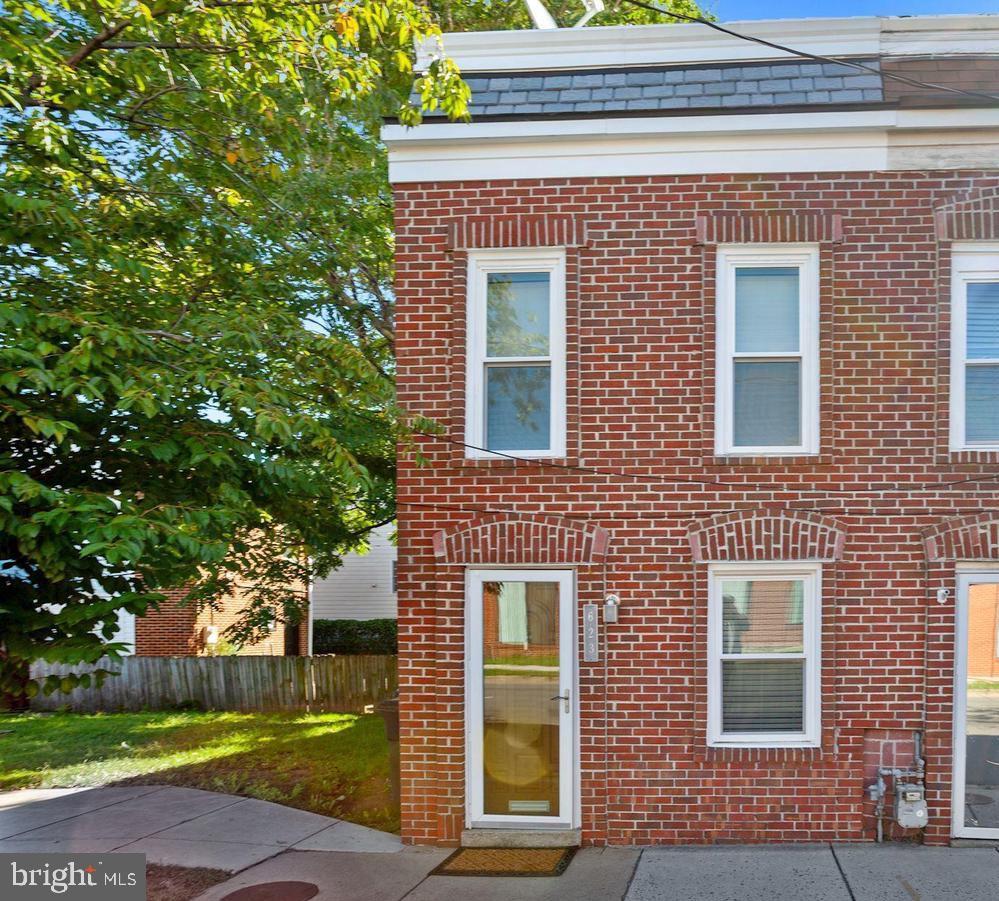 623 N HENRY ST, ALEXANDRIA, Virginia 22314, 2 Bedrooms Bedrooms, ,1 BathroomBathrooms,Residential,For sale,623 N HENRY ST,VAAX2042042 MLS # VAAX2042042