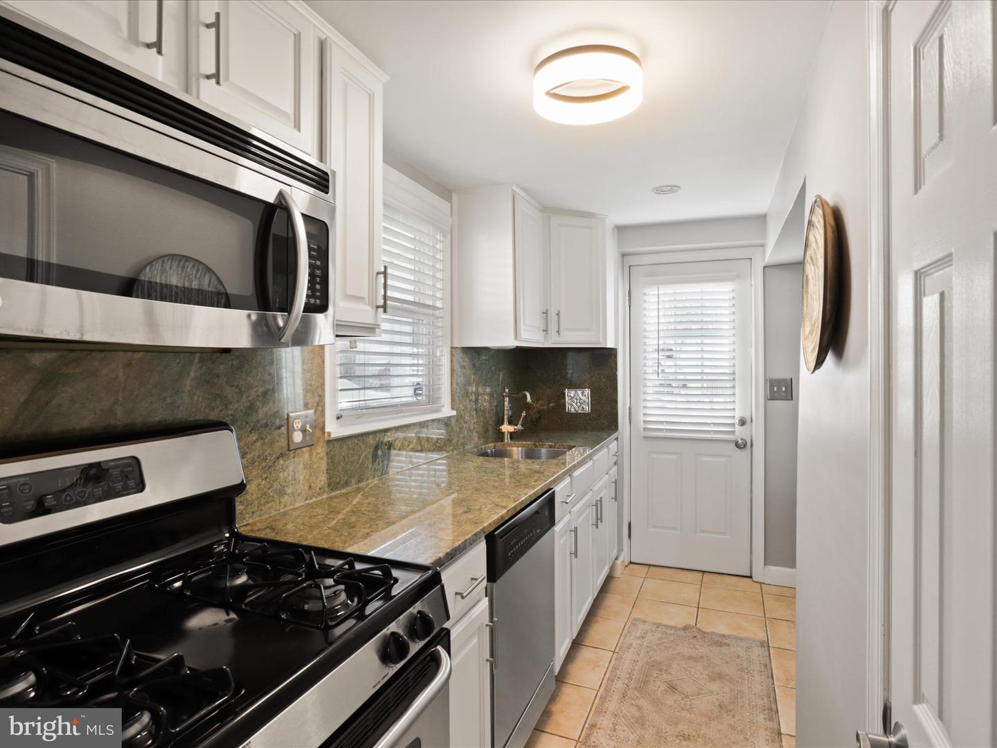 623 N HENRY ST, ALEXANDRIA, Virginia 22314, 2 Bedrooms Bedrooms, ,1 BathroomBathrooms,Residential,For sale,623 N HENRY ST,VAAX2042042 MLS # VAAX2042042