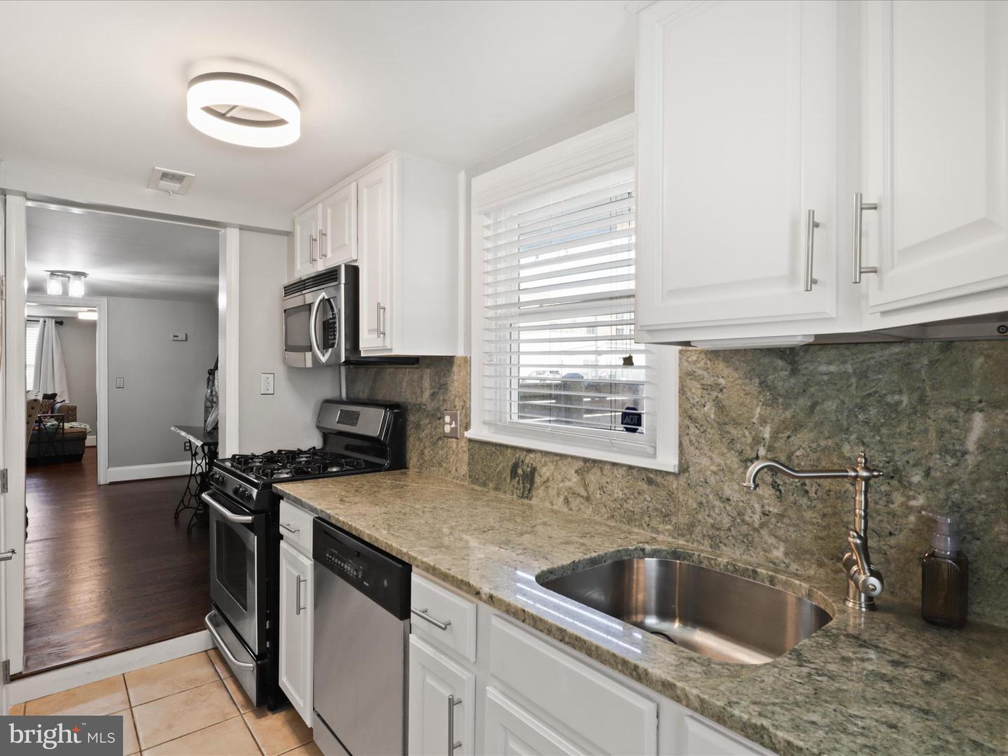 623 N HENRY ST, ALEXANDRIA, Virginia 22314, 2 Bedrooms Bedrooms, ,1 BathroomBathrooms,Residential,For sale,623 N HENRY ST,VAAX2042042 MLS # VAAX2042042