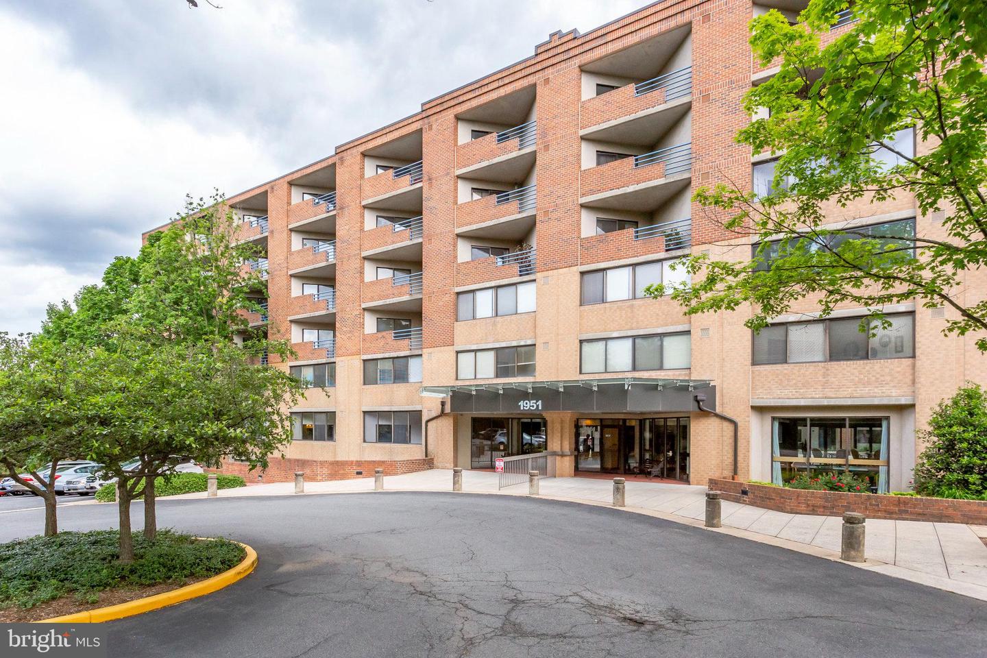 1951 SAGEWOOD LN #220, RESTON, Virginia 20191, 2 Bedrooms Bedrooms, 7 Rooms Rooms,2 BathroomsBathrooms,Residential,For sale,1951 SAGEWOOD LN #220,VAFX2223960 MLS # VAFX2223960