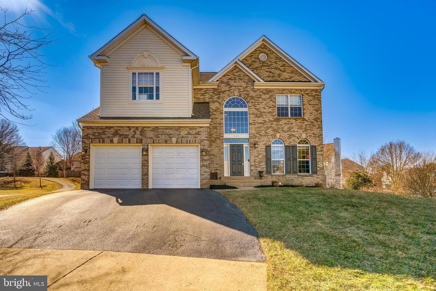 111 STONE CT NE, LEESBURG, Virginia 20176, 5 Bedrooms Bedrooms, ,3 BathroomsBathrooms,Residential,For sale,111 STONE CT NE,VALO2089888 MLS # VALO2089888