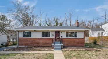 212 N GORDON ST, ALEXANDRIA, Virginia 22304, 2 Bedrooms Bedrooms, ,2 BathroomsBathrooms,Residential,For sale,212 N GORDON ST,VAAX2042260 MLS # VAAX2042260