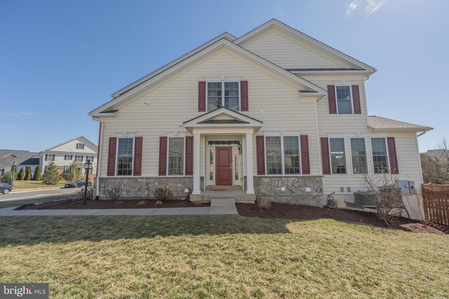 23385 LONGOLLEN WOODS TER, ASHBURN, Virginia 20148, 4 Bedrooms Bedrooms, ,3 BathroomsBathrooms,Residential,For sale,23385 LONGOLLEN WOODS TER,VALO2090092 MLS # VALO2090092