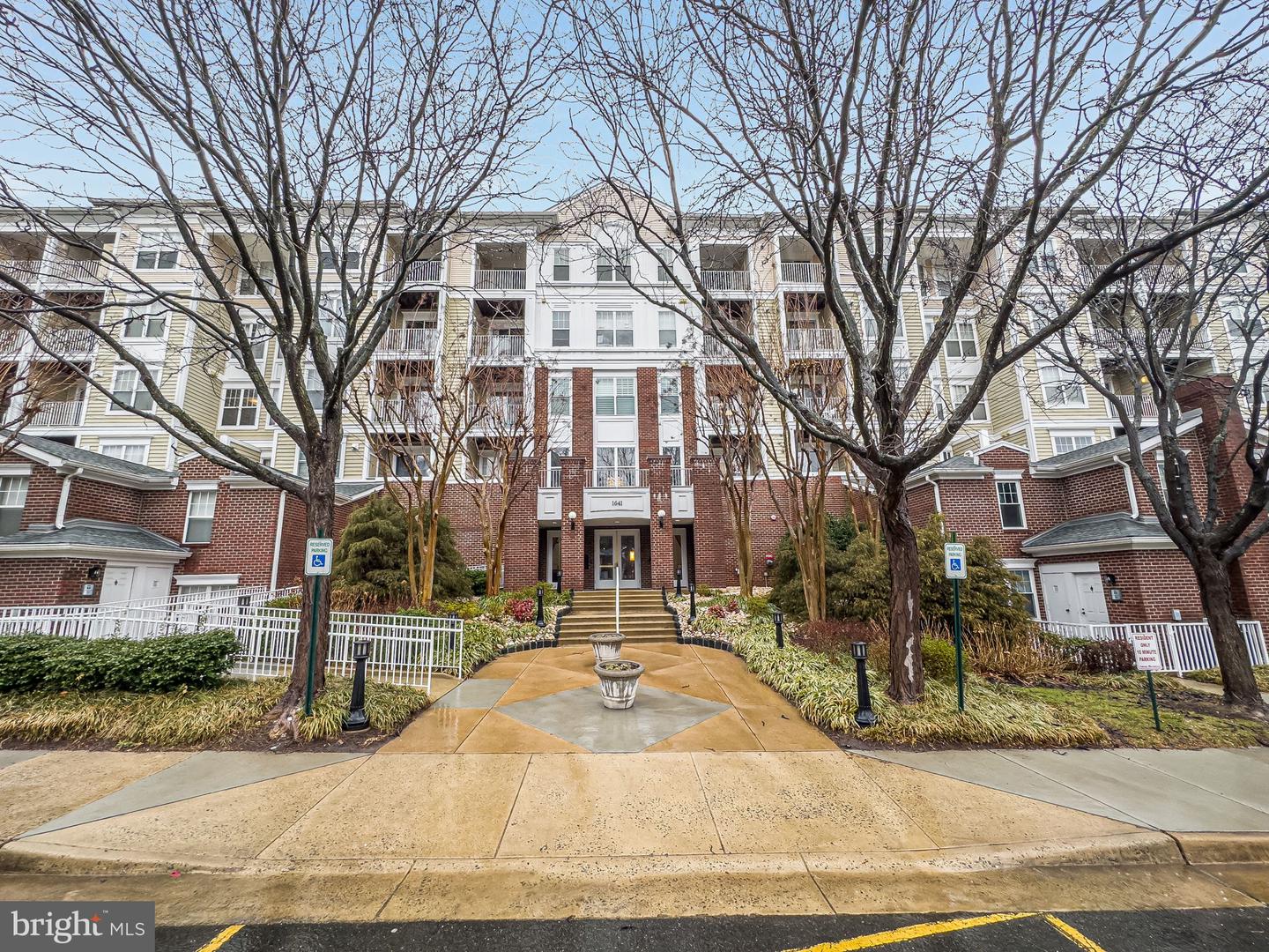 1641 INTERNATIONAL DR #312, MCLEAN, Virginia 22102, 3 Bedrooms Bedrooms, ,2 BathroomsBathrooms,Residential,For sale,1641 INTERNATIONAL DR #312,VAFX2224966 MLS # VAFX2224966