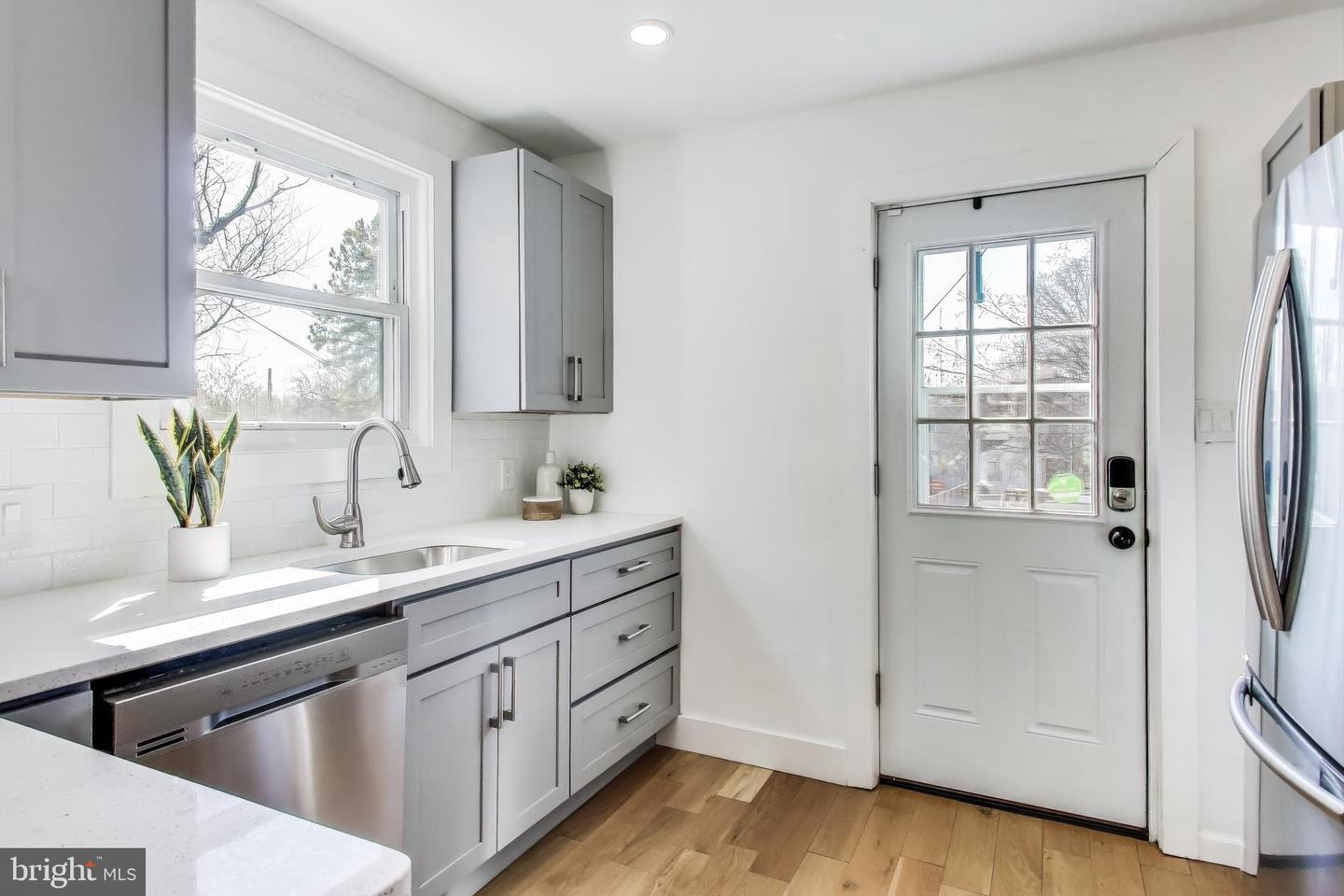 669 OGLETHORPE ST NE, WASHINGTON, District Of Columbia 20011, 4 Bedrooms Bedrooms, ,2 BathroomsBathrooms,Residential,For sale,669 OGLETHORPE ST NE,DCDC2187762 MLS # DCDC2187762